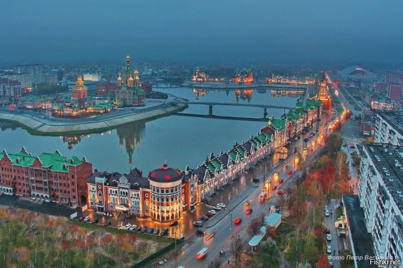 Йошкар-Ола:то что марийцы сделали со своим центром просто не описать словами,это великолепно.Когда там гуляешь не покидает ощущения нахождения в какой то сказке