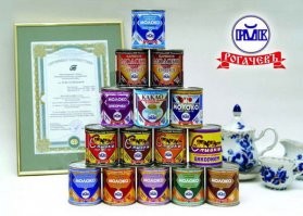 Ну сгущёнки у нас и сейчас всякой навалом,и вся по ГОСТу.И Рогачёв,и Глубокое.