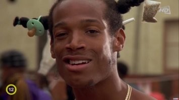 Во время драки на похоронах люди упали в могильную яму