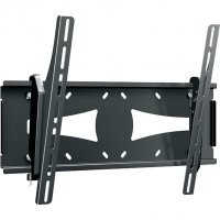 Если они будут под углом, то останется возможность отрегулирваоть. Если попадешь в арматуру, или полость кирпича отверстие может легко сместиться на несколько миллиметров, и уровень на рамке ничем не поможет.