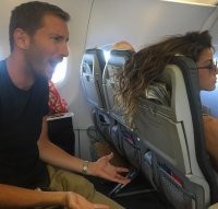 Я летел как-то с такой

попросил урать волосы - послала, отрезал хорошую прядь (брелок с ножницами на ключах был) и на колени кинул.... У с матюками, но убрала.... Мразота....