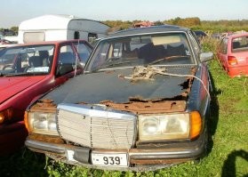 Ну да, типа: "оно ещё и ездит?"