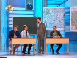 "Сейчас узнаешь, как вас воспитывать надо!": учительница насильно умыла накрашенную семиклассницу