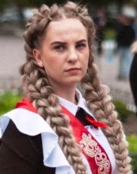 Очень суровая девочка. Эта, скорее всего, пойдет работать в полицию, прокуратуру, вертухаи или в иные силовые структуры. Будет силовичкой, <span style='color:gray'>[мат]</span> слабовиков.