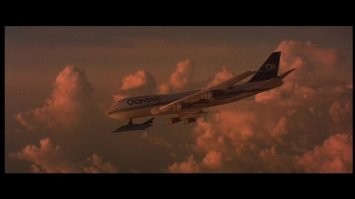 Вы телевизор что ли не смотрите? В америке всегда так делают.