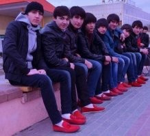 Потому-что именно они всегда носят белые носки.