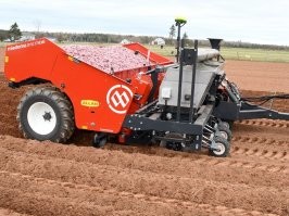 картошка же может сажаться порядка сотни в секунду одной сажалкой.