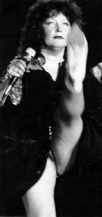 Вот за такие снимки знаменитости не любят папарацци!