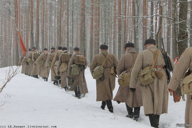 донбасс луганда. финский солдат реконструкция. шел снег и рота красноармейцев. советская армия зимой. морган фримен вот перебьем всех белых.