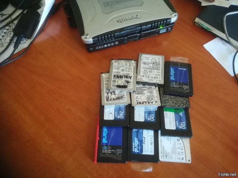 А вот коллекция хардов, с разными программами, ибо иначе ноутбуков мало того, что не напасешся, устанешь заряжать, да и складывать их куда-то надо у меня они не дохнут.