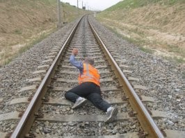 Я ждал подобного комментария. 
(Мне самому не очень понравилась  моя фраза "работал на ж. д.") Дело в том, что я - строитель. На ж. д.  объектах всех этих стран, я работал как строитель.  Наша  фирма строит (реконструирует) системы СЦБ и связи.  Прошу Вас, сударь,  отозвать Ваши вопросы.  Ведь мой пост относился к красивым фотографиям.  Я, бегая более 20-ти лет по рельсам, не могу похвастаться такой красотой.