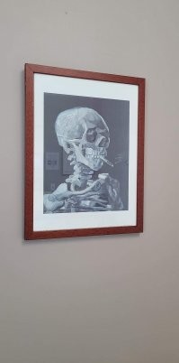 Доктор все лишь поклонник Ван Гога... А может доктор намекнул, что печаль будет длиться вечно??...