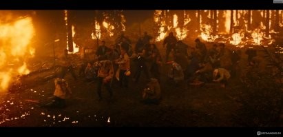 «Чуть не сдохли»: пожарные спаслись от огня в реке и записали эмоциональное видео