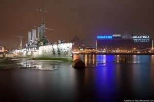 Название этого отеля "Самсунг" или все же "Балтика"?

Понимаю, что рекламщики деньги платят, но как-то не очень получилось.

А ведь это когда-то был довольно приличный отель "Ленинград" В котором Карпов с Каспаровым играли даже один из матчей на первенство мира.