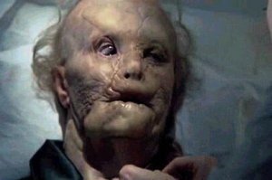 Гэрри Олдман (Гари Олдмен)

 Злодеи: 
Фильм "Дракула" (1992) - граф Дракула
Фильм "Леон" (1994) - Норман Стэнсфилд 
Фильм "Пятый Элемент" (1997) - Зорг 
Фильм "Ганнибал" (2001) - Мейсон Вергер 

Последний на данный момент фильм "Женщина в окне" (2021)