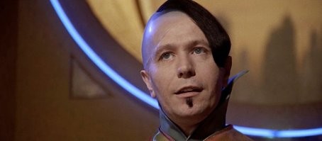 Гэрри Олдман (Гари Олдмен)

 Злодеи: 
Фильм "Дракула" (1992) - граф Дракула
Фильм "Леон" (1994) - Норман Стэнсфилд 
Фильм "Пятый Элемент" (1997) - Зорг 
Фильм "Ганнибал" (2001) - Мейсон Вергер 

Последний на данный момент фильм "Женщина в окне" (2021)