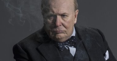 Это тоже Гэрри Олдман  в роли Черчилля в фильме "Тёмные времена".