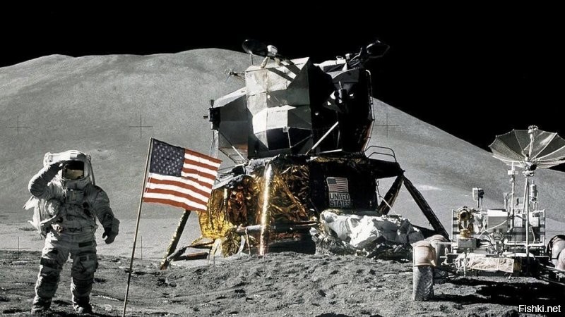 Американская программа Аполлон (высадка американцев на Луну): 260 миллиардов баксов. И все это ради того, чтобы снять несколько эффектных роликов, как астронавты скачут в павильоне с песком где то в Аризоне.