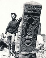 Валить в одну кучу это:



и вот это:



Аффтар, ты болеешь...