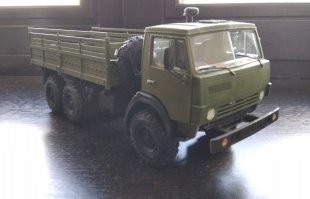 А это мой первый грузовичок на прошлой неделе закончил, до этого в детстве самолетики собирал...  
Решил вспомнить молодость...