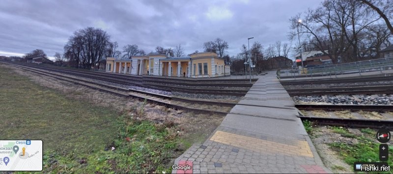 Зря Вы так, автор. Я посмотрел на ГуглМап, Цессис - вполне приличный городок. Там даже вокзал есть железнодорожный.