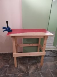 Это почему это? Я сейчас заканчиваю обустройство квартиры после ремонта, сделал себе верстак, очень удобно, разберу его только когда совсем все сделаю.
Я раньше жил в кирпичном доме, так мне дрели с ударом вполне хватало, если стены бетонные, тогда, конечно без перфоратора никуда.