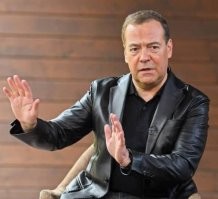 "Денег нет, вы держитесь здесь, всего доброго, хорошего."