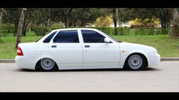 Попробовала бы она хоть под одной такой проехать