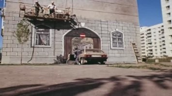 Напомнило.
Но тут хотя бы "кирпич" нарисовал