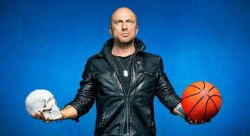 И чего он ушёл физ-ру преподавать?