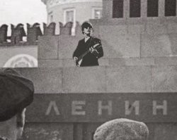 "По мне, так сейчас президент машущий народу с мавзолея с надписью "Ленин", это не совсем уместно. Ленина можно и нужно вспоминать в иные дни. К Победе он имеет, мягко говоря, опосредованное отношение." 

Тогда так: