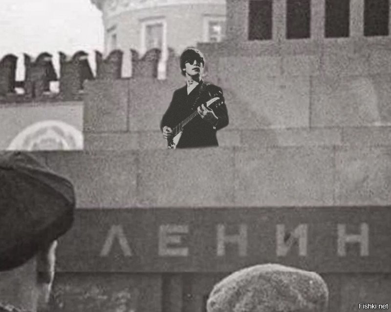 "По мне, так сейчас президент машущий народу с мавзолея с надписью "Ленин", это не совсем уместно. Ленина можно и нужно вспоминать в иные дни. К Победе он имеет, мягко говоря, опосредованное отношение." 

Тогда так: