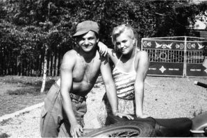 Какие девчонки были! Огонь!