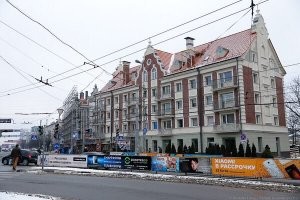 А вот потенциал "хрущёвки"- это если с "архитектурными излишествами". Реновация в Калининграде.