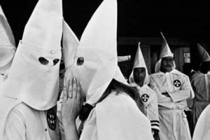 Продавец проучил наглого любителя сладостей