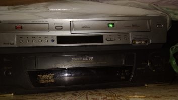 Фото из кладовки,оба рабочие ,один японец.Жена говорит: выкинь!
неееет.