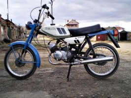 Был в молодости мопед "Дельта"
За@бался ремонтировать. 
После этого желание купить что-либо двухколесное с мотором пропало навсегда...