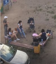 А потом по федеральным каналам. Моему Витечке поставили сложный диагноз, нам нужно 5000000 руб. на лечение в Германии.  Куда соцапека смотрит. Родителей на кукан.