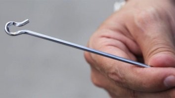 В Бразилии народ антенны на руль ставит, против такой херни.