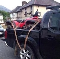 Может это противоугон такой. Ушел в магазин, привязал, чтобы не стащили сразу.