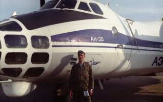 На Ан-30 вообще пассажиров не возят. Я на нём верой и правдой десять лет штурманил.