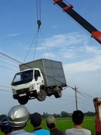 >> И как его туда занесло?
Фотошопом ) Оригинал ниже.