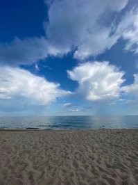 А у нас два дождика над морем.
Фото Л. Плесовских.