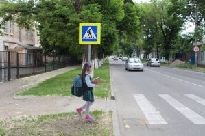 В Минеральных Водах вот такие пешеходные переходы с картонными детьми