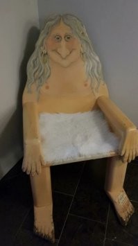 Стул шикарный, хочу такой.