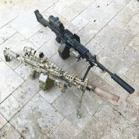 если выбирать дальше то не винтовку а ручной пулемет с глушителем,на дистанции до 50 метров так же можно стрелять прицельно по головам ,а практический безразмерный магазин сделает тебя просто машиной убийства.