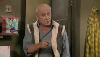 Петровича из универа напомнил.