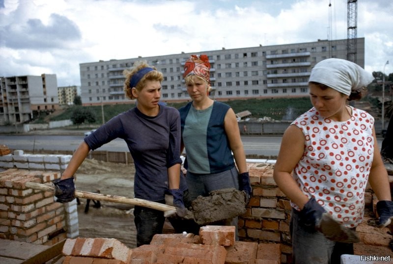 1967 год, Новосибирск, Строительство дома 85 по Красному проспекту. Фотограф John Launois