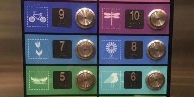 На синий с велосипедиком!