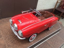 У меня такая в детстве была - шикарная вещь.
От братьев досталась.